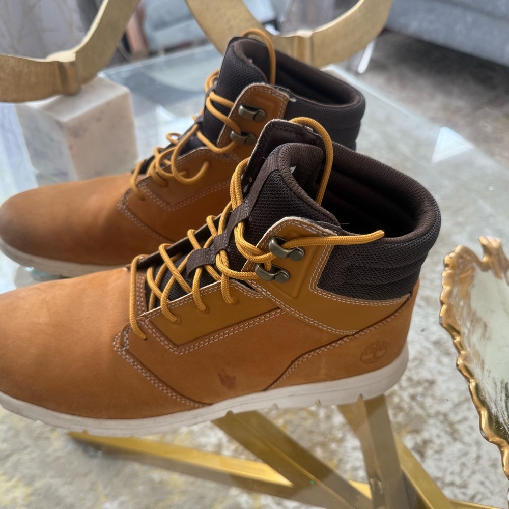 Timberland Brown Boots Sturdy Ankle-Height Design